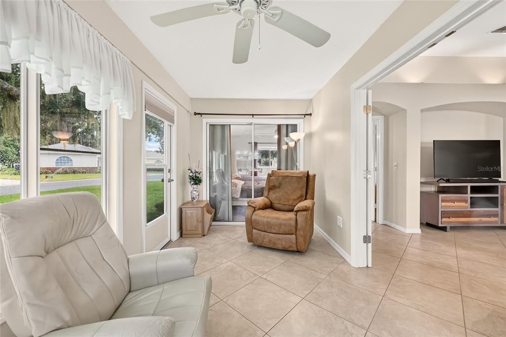 For Sale: $229,000 (2 beds, 2 baths, 1416 Square Feet)