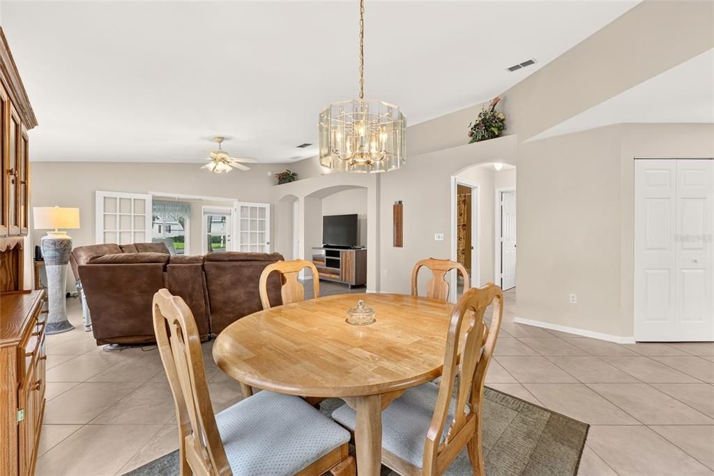 For Sale: $229,000 (2 beds, 2 baths, 1416 Square Feet)