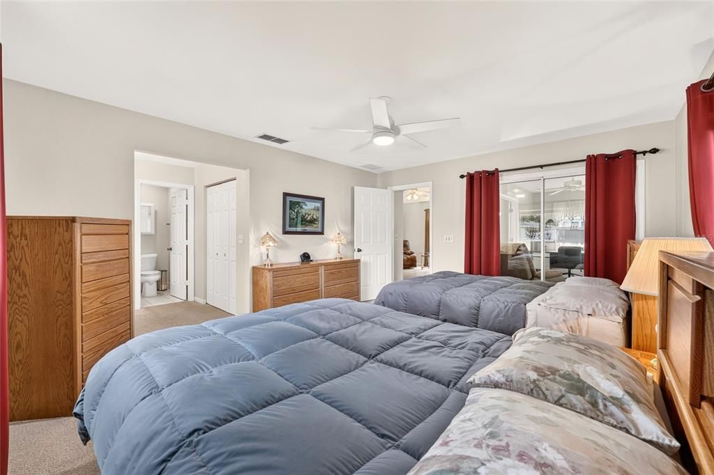 For Sale: $229,000 (2 beds, 2 baths, 1416 Square Feet)