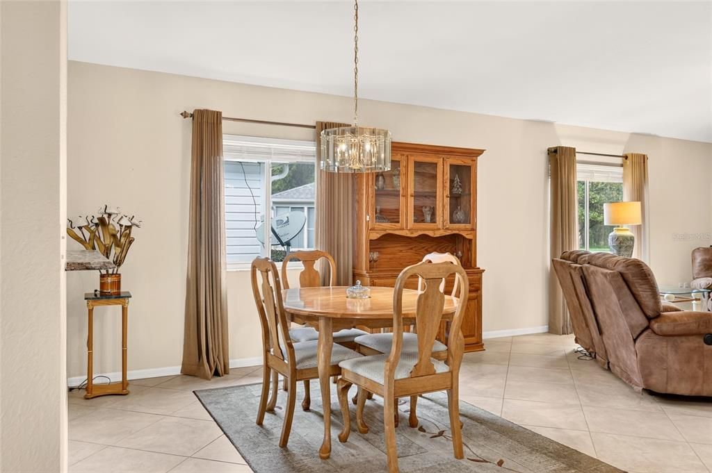 For Sale: $229,000 (2 beds, 2 baths, 1416 Square Feet)