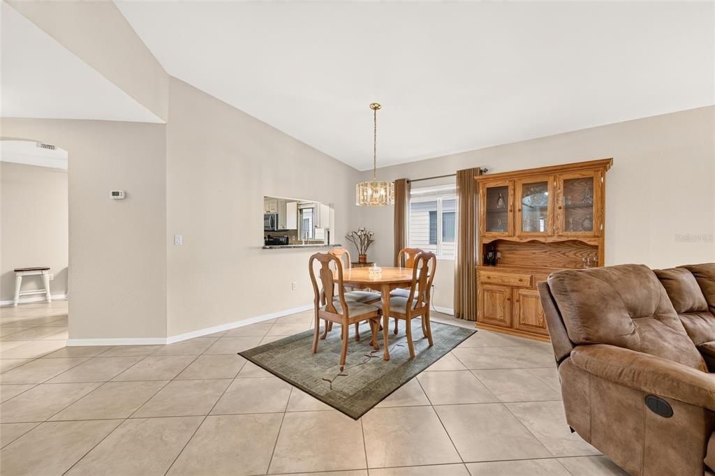 For Sale: $229,000 (2 beds, 2 baths, 1416 Square Feet)