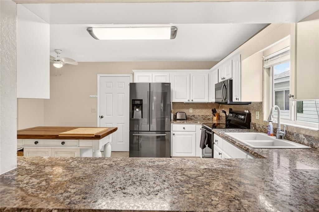 For Sale: $229,000 (2 beds, 2 baths, 1416 Square Feet)