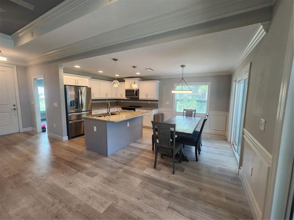 Active With Contract: $363,000 (3 beds, 2 baths, 1454 Square Feet)