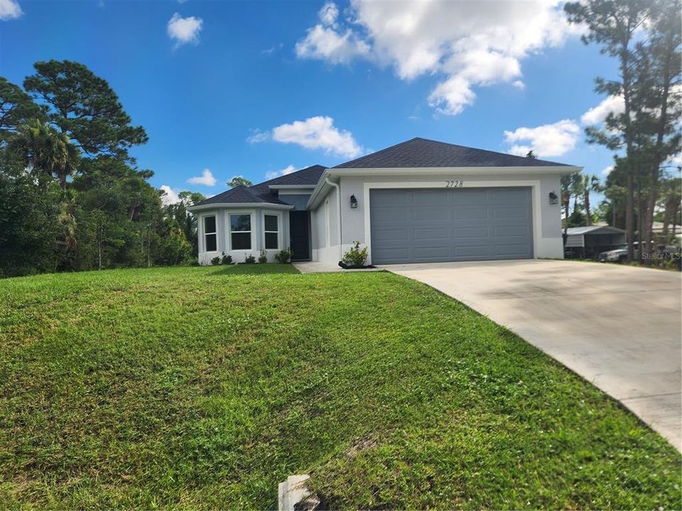 Active With Contract: $363,000 (3 beds, 2 baths, 1454 Square Feet)