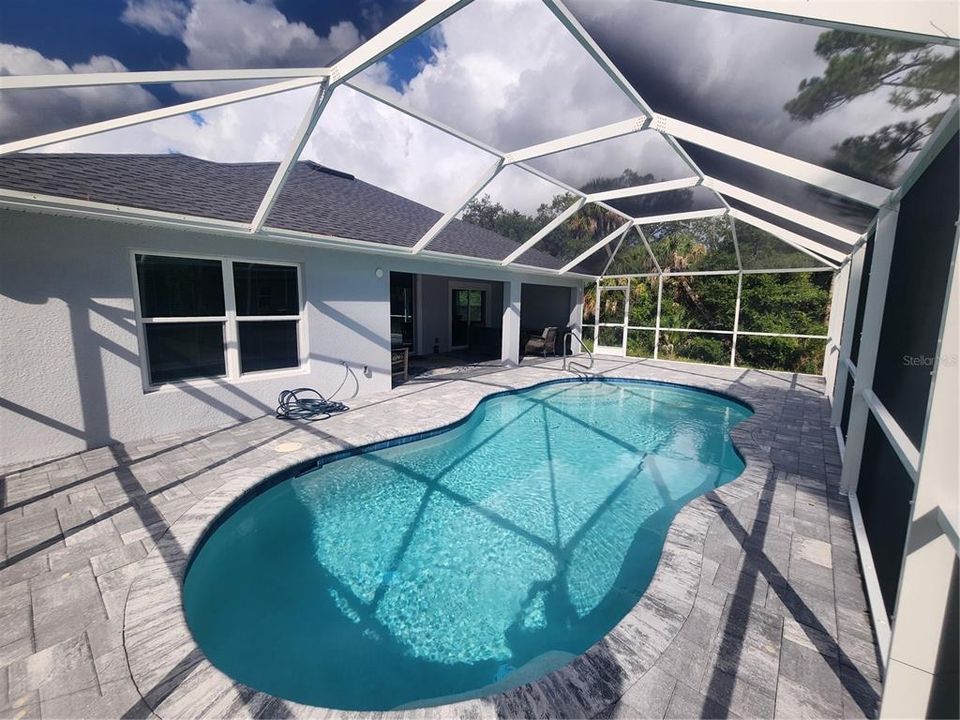 Active With Contract: $363,000 (3 beds, 2 baths, 1454 Square Feet)
