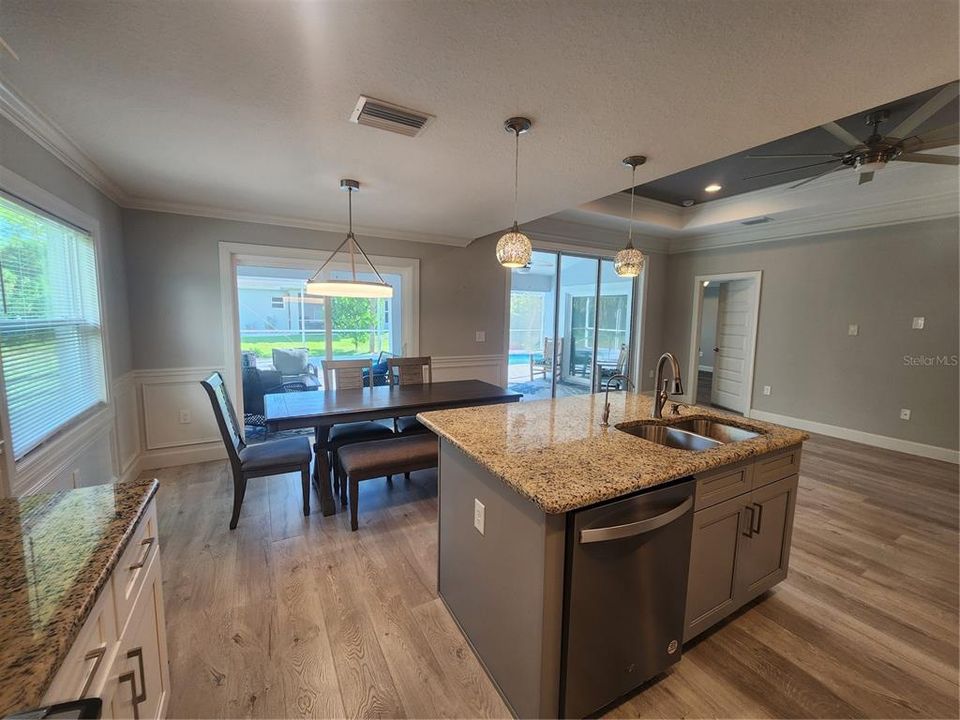 Active With Contract: $363,000 (3 beds, 2 baths, 1454 Square Feet)