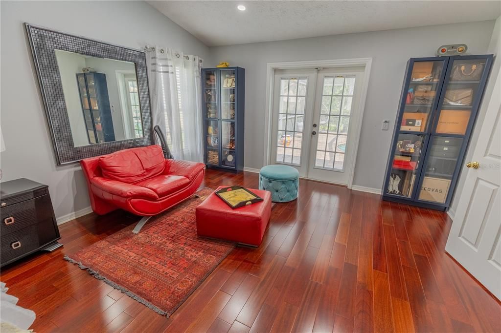 En Venta: $799,000 (3 camas, 2 baños, 2458 Pies cuadrados)