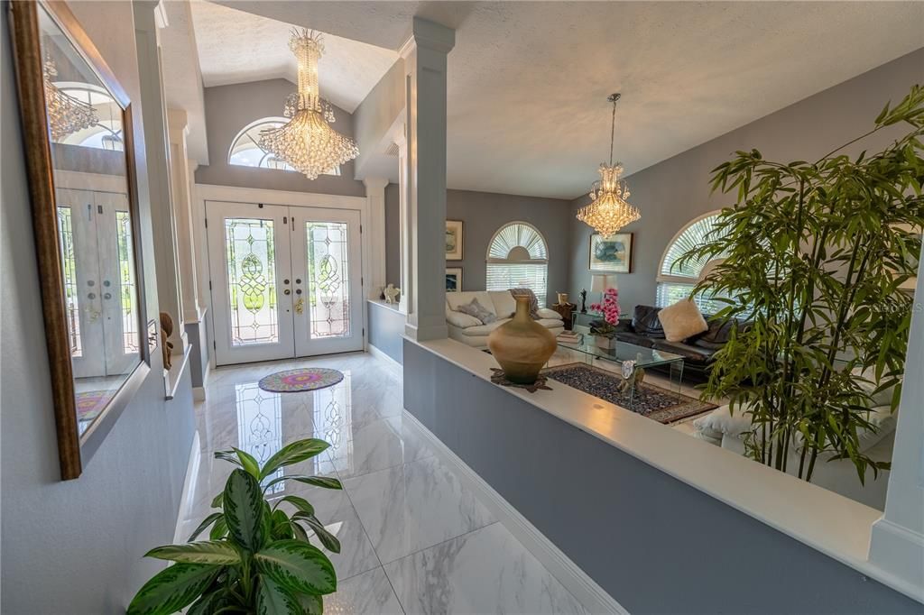 En Venta: $799,000 (3 camas, 2 baños, 2458 Pies cuadrados)