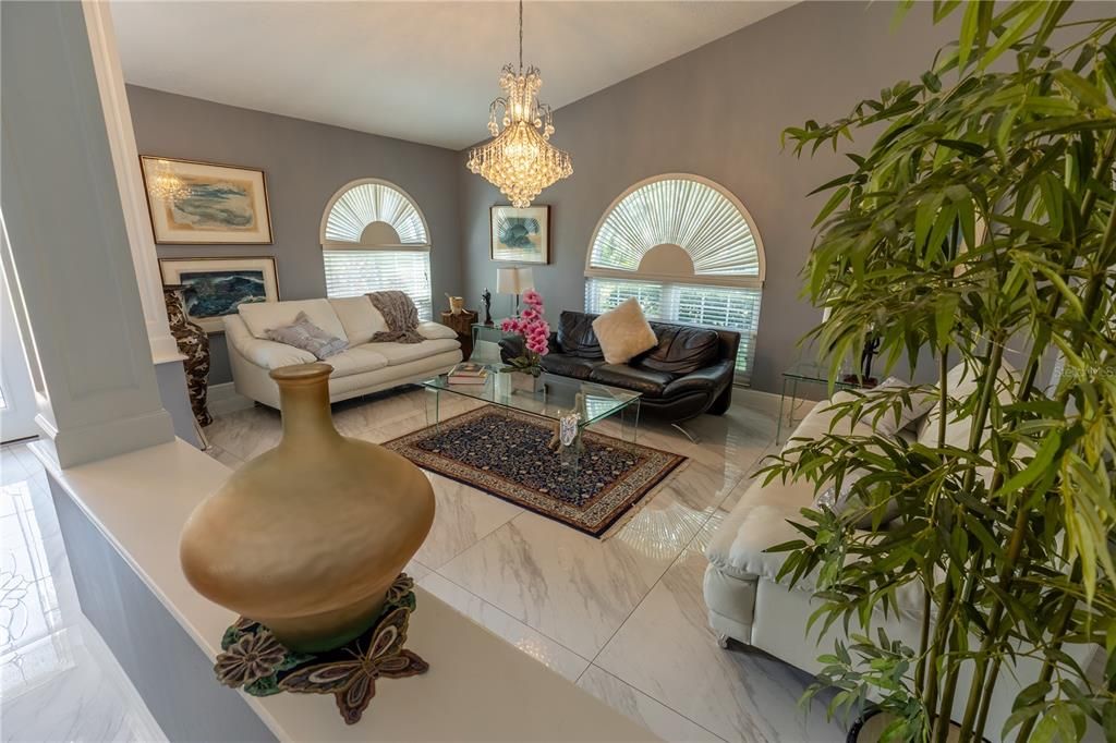 En Venta: $799,000 (3 camas, 2 baños, 2458 Pies cuadrados)