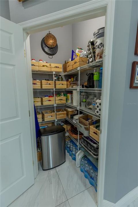En Venta: $799,000 (3 camas, 2 baños, 2458 Pies cuadrados)