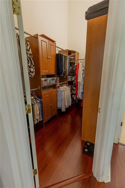 En Venta: $799,000 (3 camas, 2 baños, 2458 Pies cuadrados)