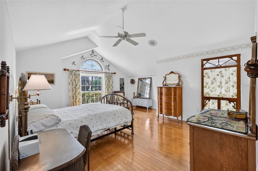 En Venta: $1,200,000 (4 camas, 3 baños, 3091 Pies cuadrados)