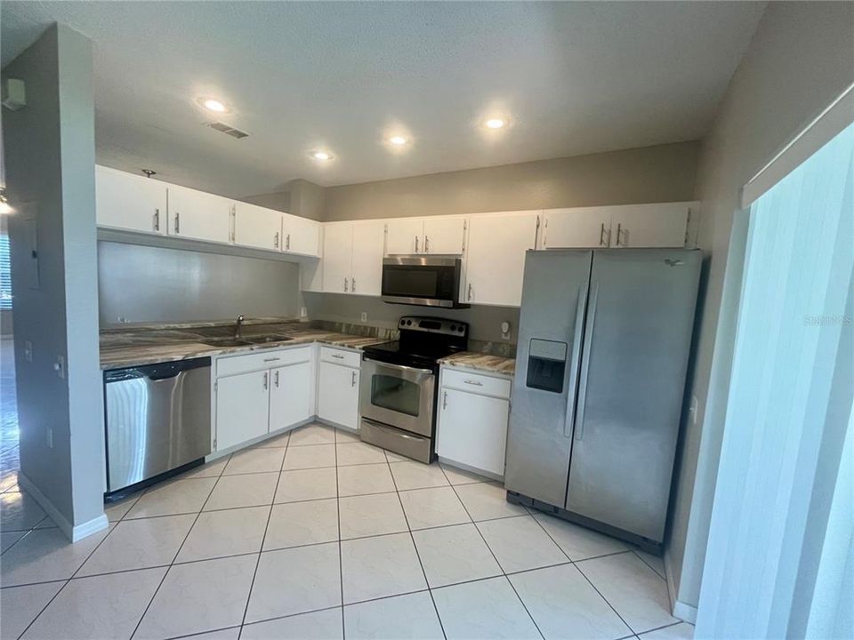For Rent: $1,995 (2 beds, 1 baths, 1152 Square Feet)