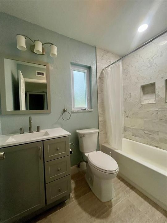 For Rent: $3,100 (3 beds, 2 baths, 1213 Square Feet)
