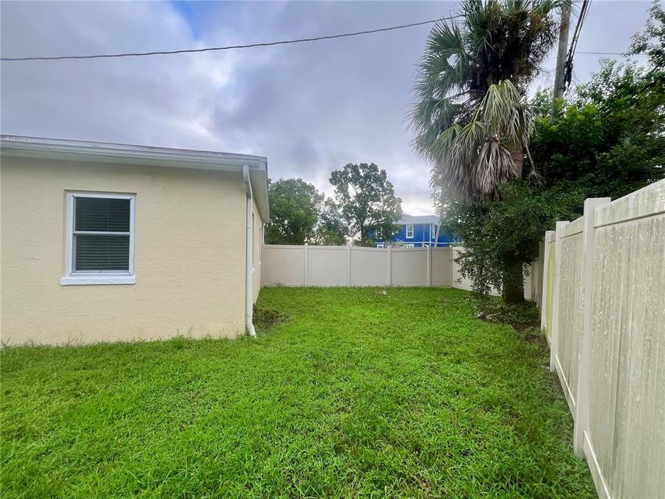 For Rent: $3,100 (3 beds, 2 baths, 1213 Square Feet)