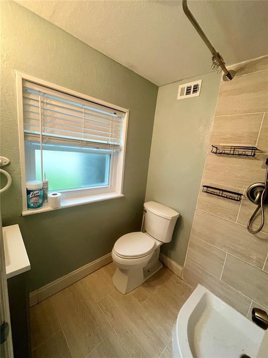 For Rent: $3,100 (3 beds, 2 baths, 1213 Square Feet)
