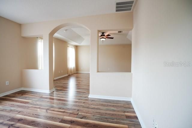 En Venta: $615,000 (4 camas, 2 baños, 2878 Pies cuadrados)