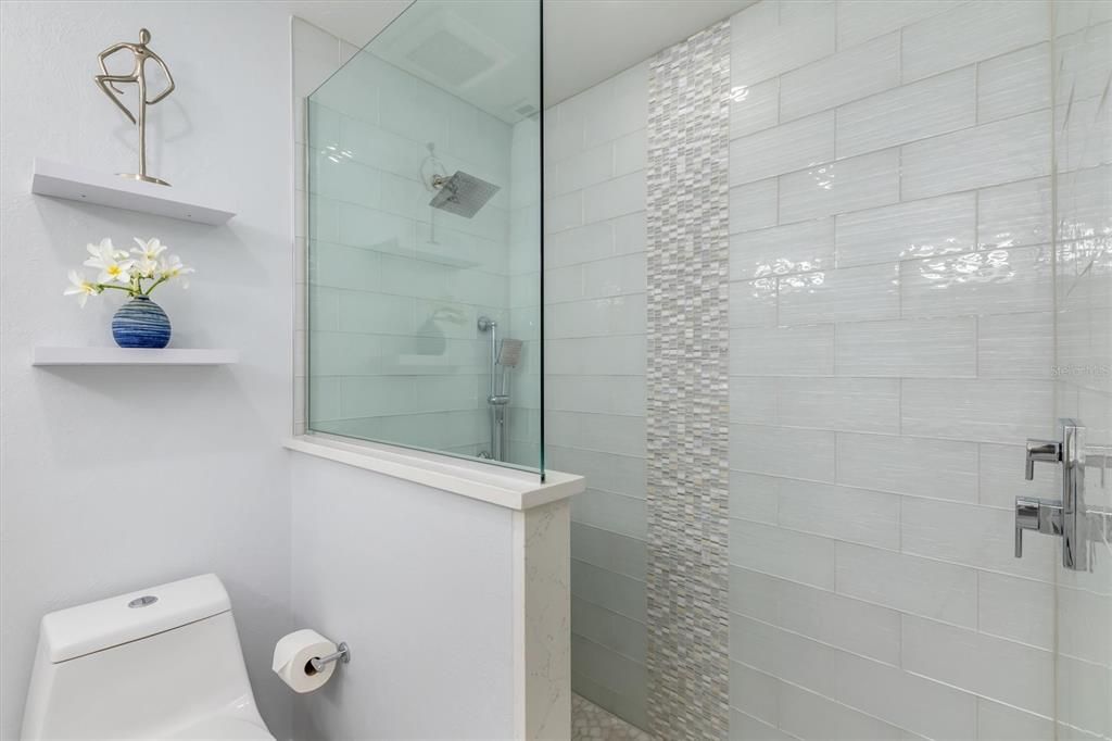 Activo con contrato: $568,500 (2 camas, 2 baños, 1721 Pies cuadrados)