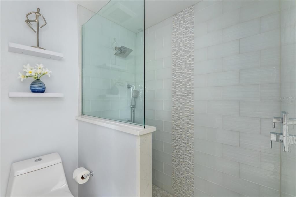 Activo con contrato: $568,500 (2 camas, 2 baños, 1721 Pies cuadrados)