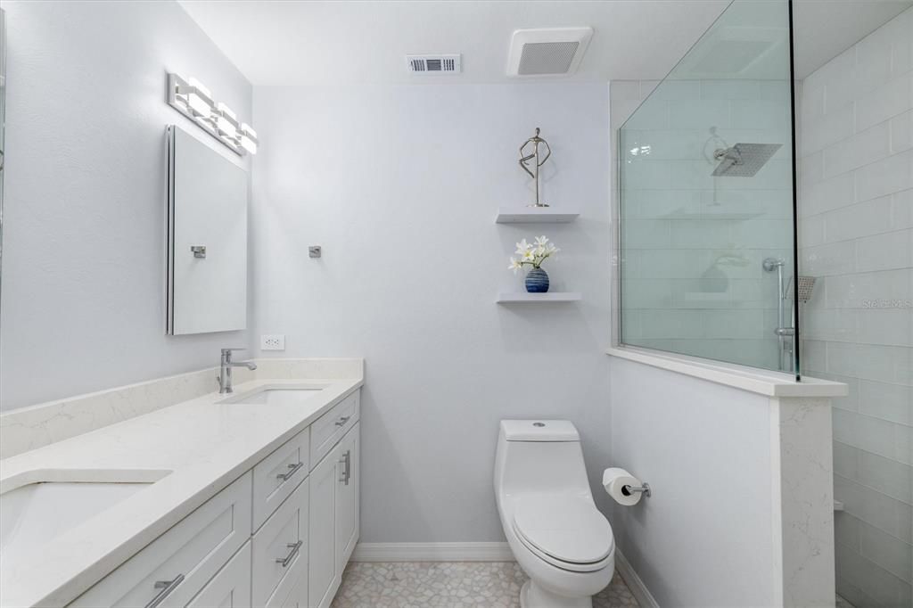 Activo con contrato: $568,500 (2 camas, 2 baños, 1721 Pies cuadrados)