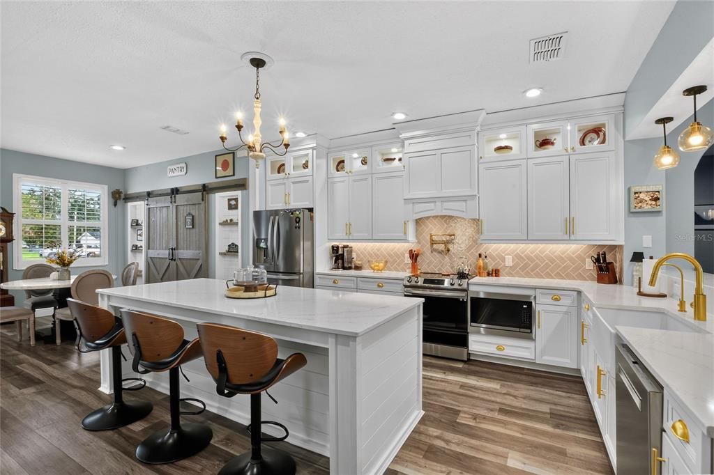 For Sale: $500,000 (4 beds, 2 baths, 2018 Square Feet)