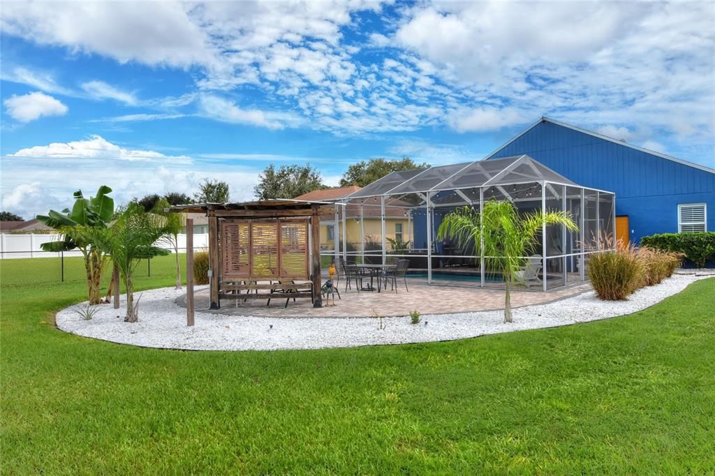 For Sale: $500,000 (4 beds, 2 baths, 2018 Square Feet)