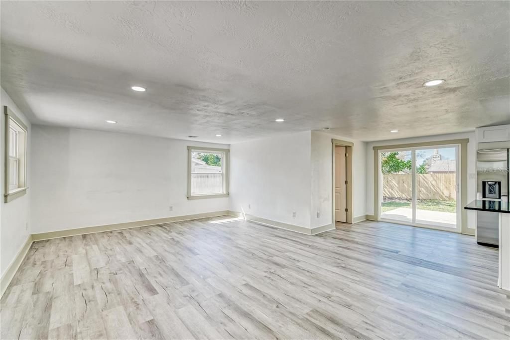For Rent: $2,000 (3 beds, 2 baths, 1150 Square Feet)