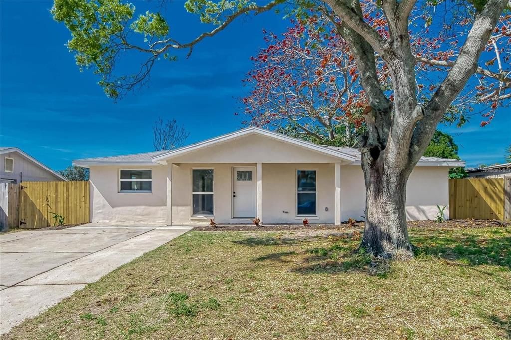 For Rent: $2,000 (3 beds, 2 baths, 1150 Square Feet)