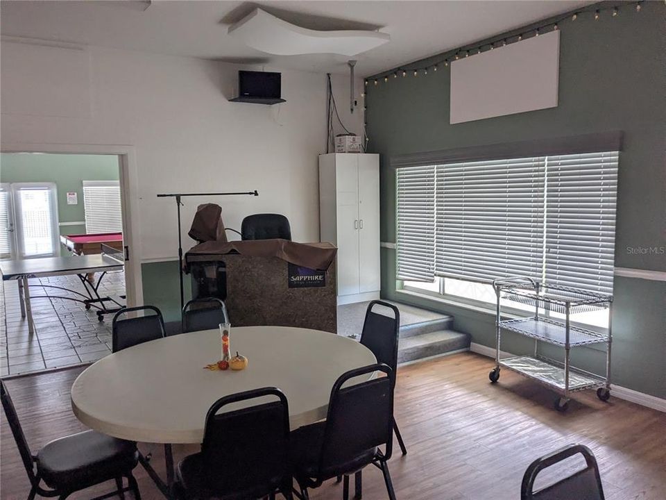 For Sale: $62,900 (1 beds, 1 baths, 467 Square Feet)