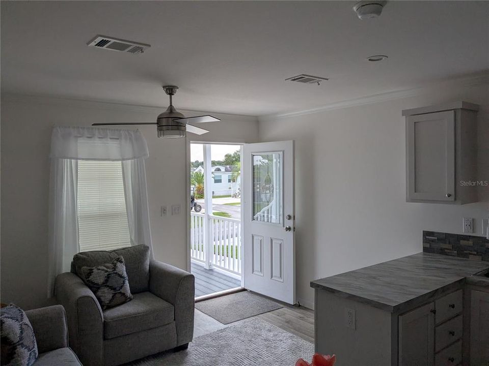 For Sale: $62,900 (1 beds, 1 baths, 467 Square Feet)