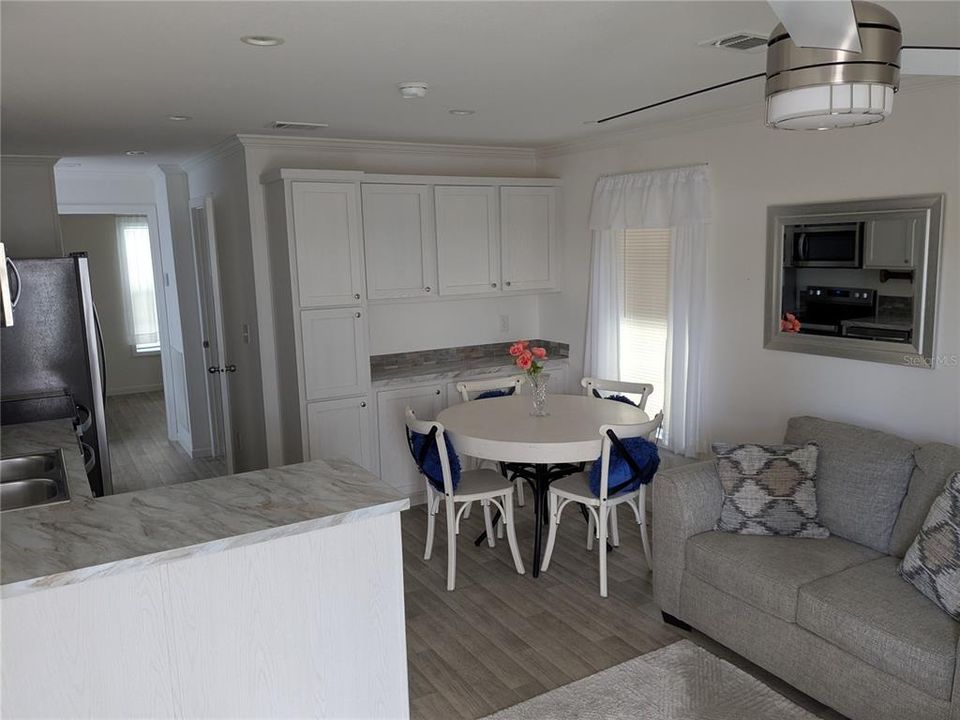 For Sale: $62,900 (1 beds, 1 baths, 467 Square Feet)