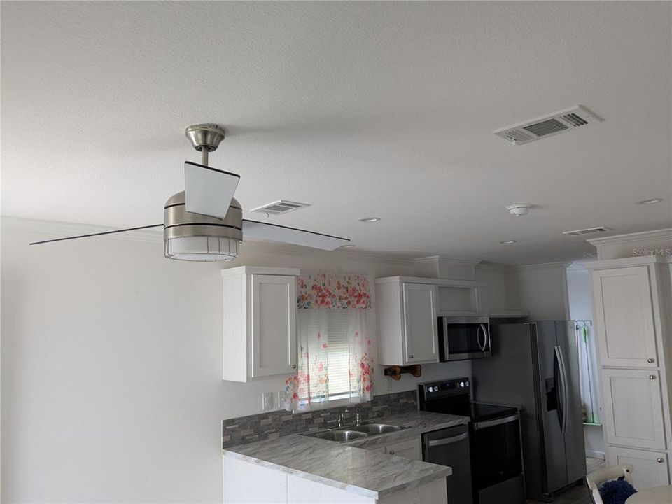 For Sale: $62,900 (1 beds, 1 baths, 467 Square Feet)