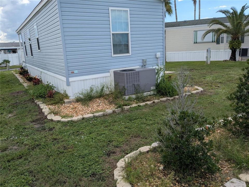 For Sale: $62,900 (1 beds, 1 baths, 467 Square Feet)