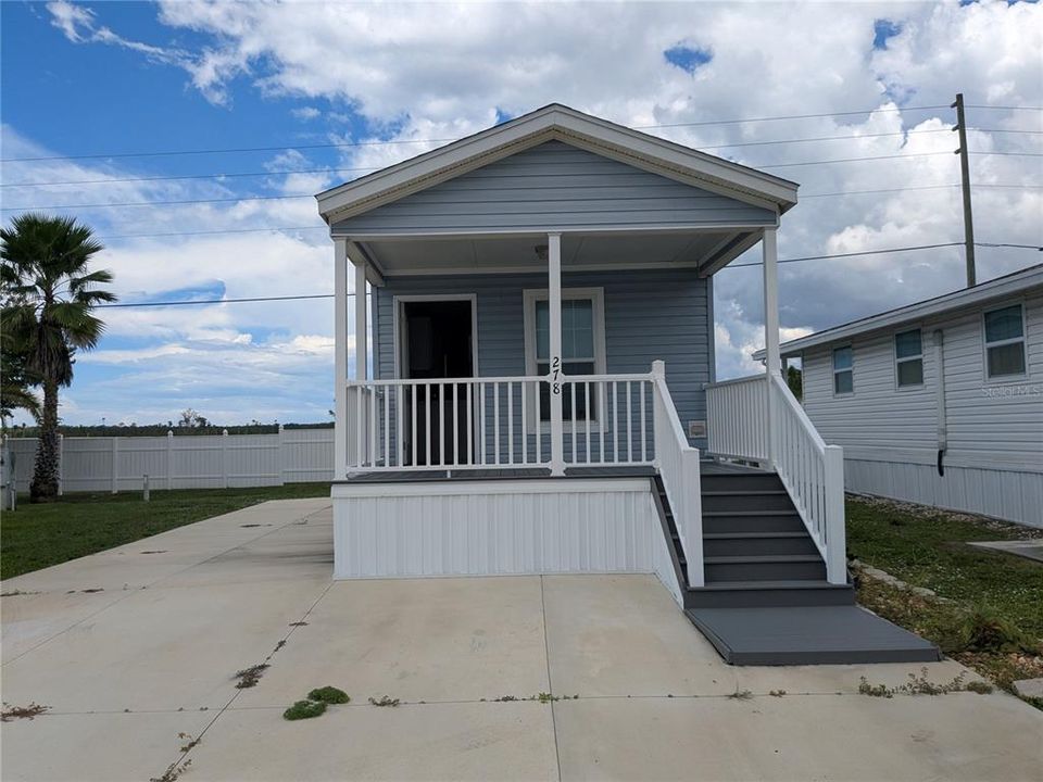 For Sale: $62,900 (1 beds, 1 baths, 467 Square Feet)