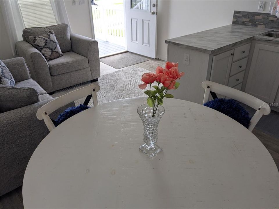 For Sale: $62,900 (1 beds, 1 baths, 467 Square Feet)