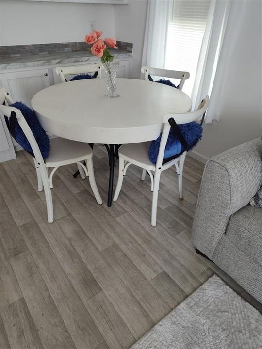 For Sale: $62,900 (1 beds, 1 baths, 467 Square Feet)