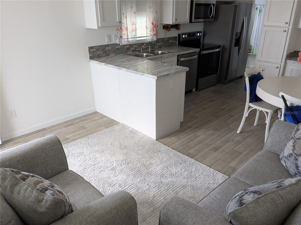 For Sale: $62,900 (1 beds, 1 baths, 467 Square Feet)