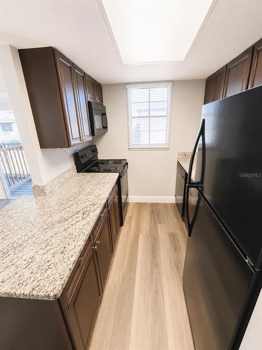 На продажу: $89,900 (2 спален, 1 ванн, 992 Квадратных фут)