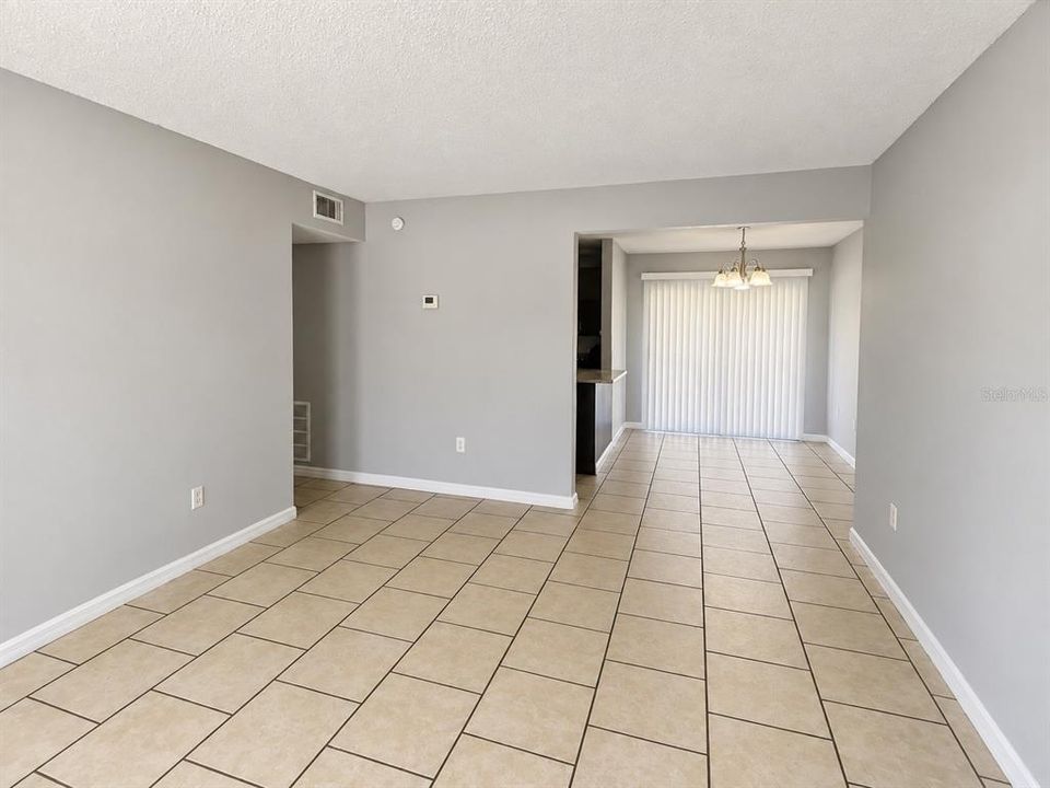 For Sale: $89,900 (2 beds, 1 baths, 992 Square Feet)