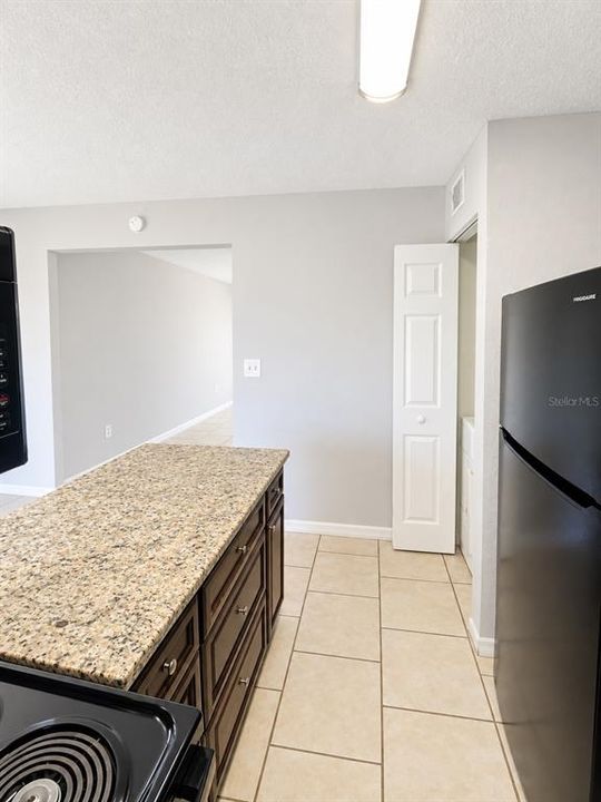 For Sale: $89,900 (2 beds, 1 baths, 992 Square Feet)