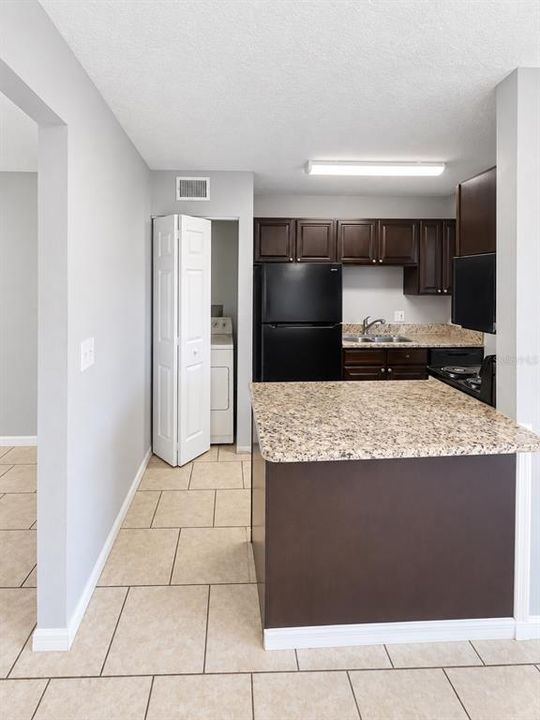 For Sale: $89,900 (2 beds, 1 baths, 992 Square Feet)