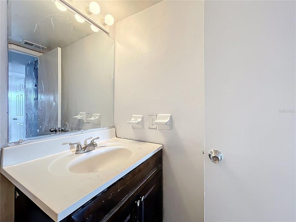 For Rent: $1,650 (3 beds, 2 baths, 1338 Square Feet)