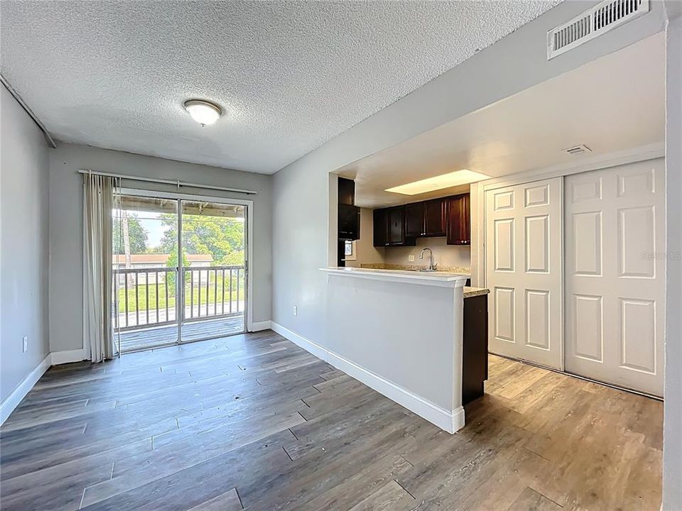 For Rent: $1,650 (3 beds, 2 baths, 1338 Square Feet)