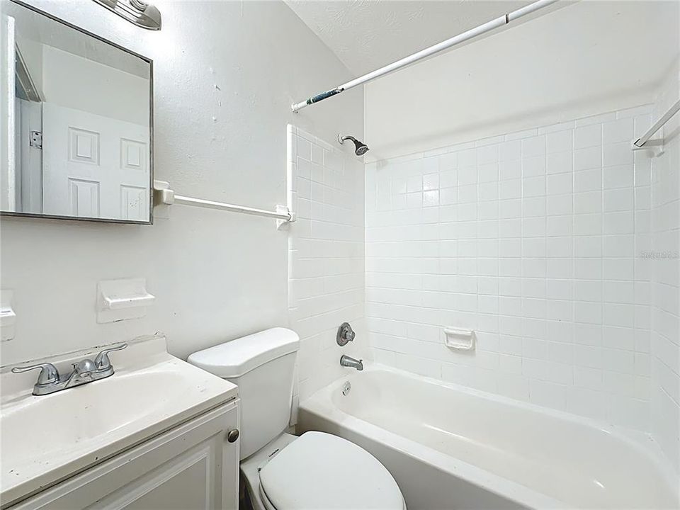For Sale: $89,900 (2 beds, 1 baths, 716 Square Feet)