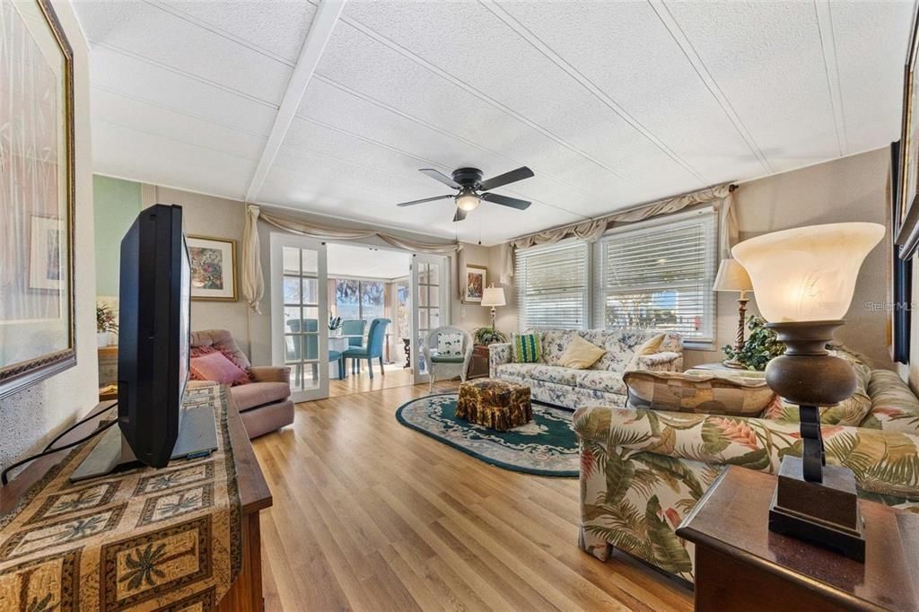 For Sale: $110,000 (2 beds, 2 baths, 1024 Square Feet)