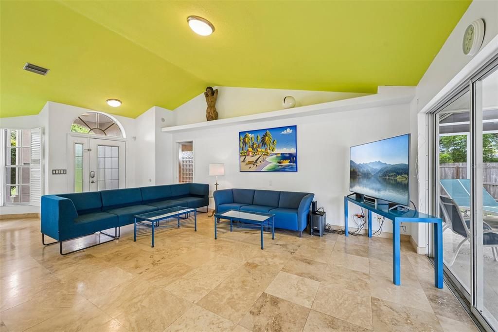 En Venta: $595,000 (3 camas, 2 baños, 1511 Pies cuadrados)