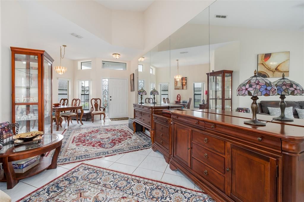 For Sale: $279,000 (2 beds, 2 baths, 1343 Square Feet)