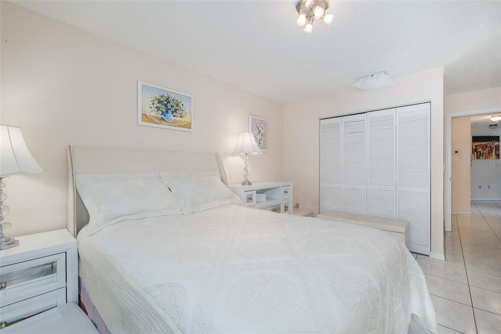 For Sale: $279,000 (2 beds, 2 baths, 1343 Square Feet)