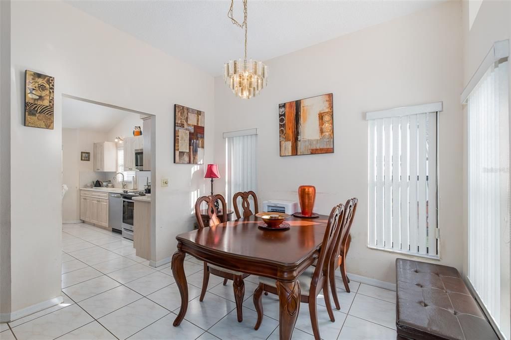 For Sale: $279,000 (2 beds, 2 baths, 1343 Square Feet)