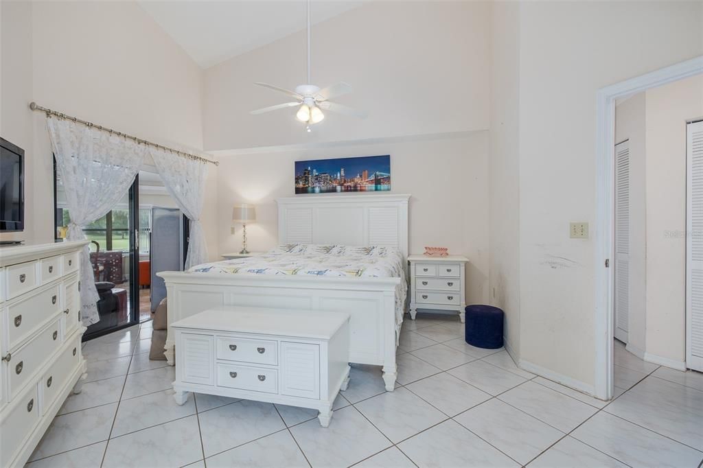 For Sale: $279,000 (2 beds, 2 baths, 1343 Square Feet)